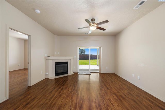 6007 Mia Ln, Pasco, WA 99301