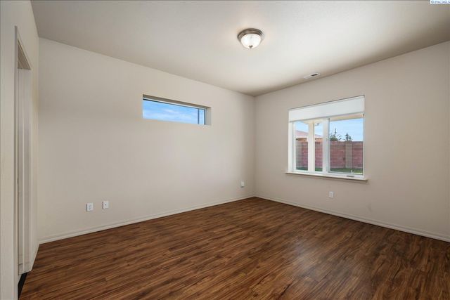 6007 Mia Ln, Pasco, WA 99301