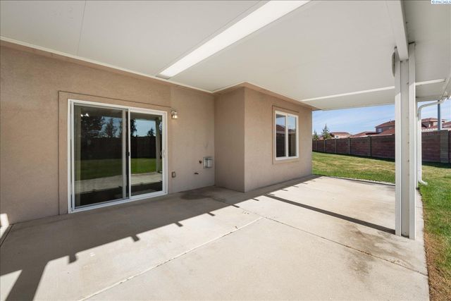 6007 Mia Ln, Pasco, WA 99301