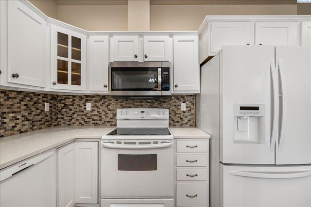 6007 Mia Ln, Pasco, WA 99301