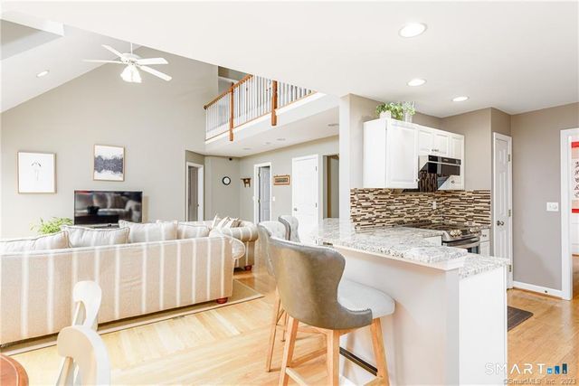 83 Fox Hollow 83, Avon, CT 06001