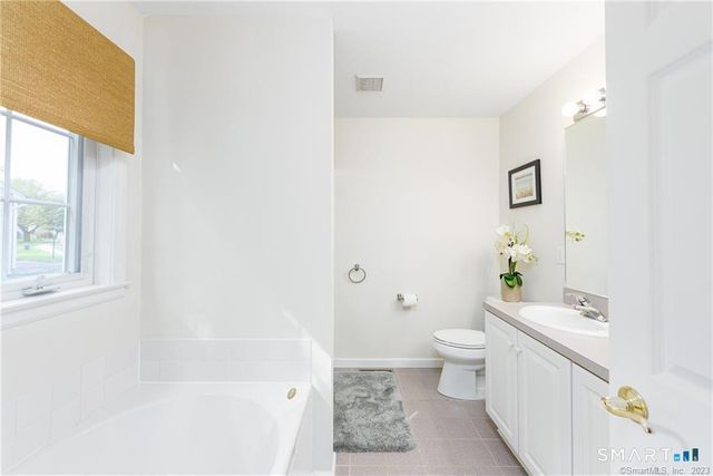 83 Fox Hollow 83, Avon, CT 06001