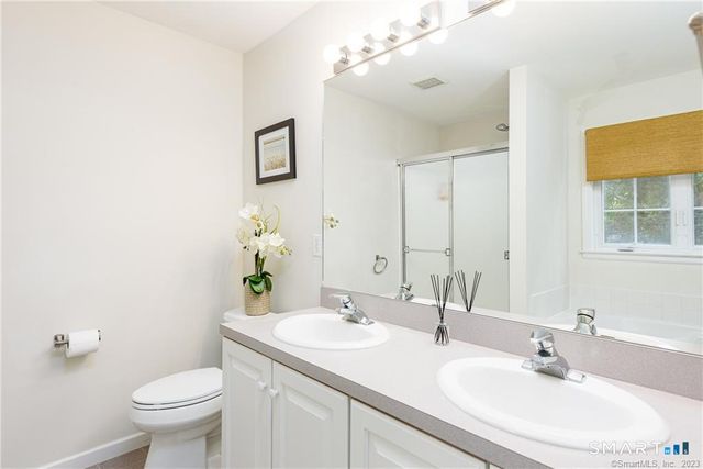 83 Fox Hollow 83, Avon, CT 06001