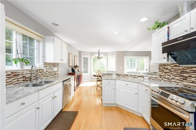 83 Fox Hollow 83, Avon, CT 06001