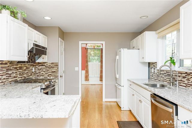 83 Fox Hollow 83, Avon, CT 06001