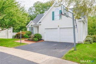 83 Fox Hollow 83, Avon, CT 06001