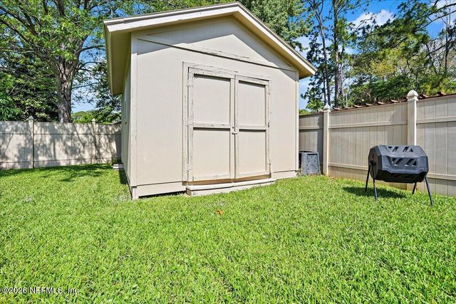 2120 ST MARTINS Drive E, Jacksonville, FL 32246