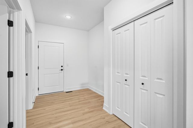87 Primrose Drive, Dyer, IN 46311
