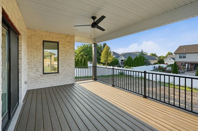 87 Primrose Drive, Dyer, IN 46311