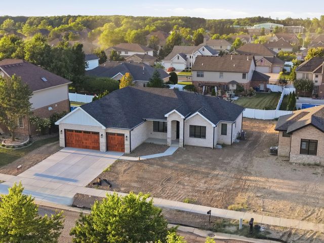 87 Primrose Drive, Dyer, IN 46311