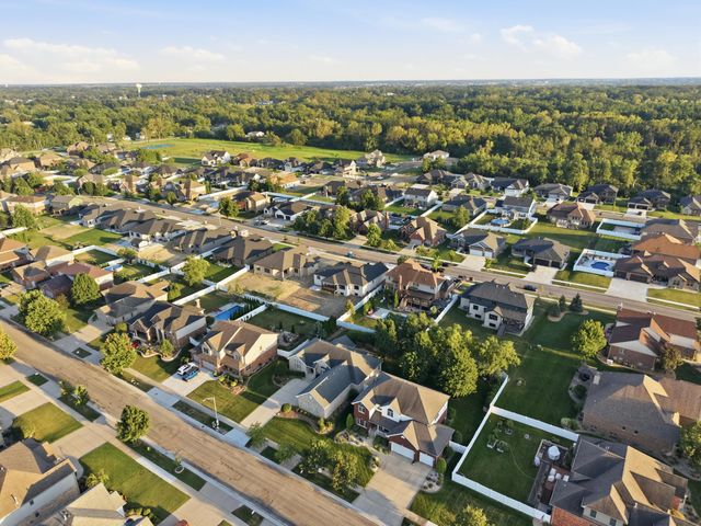 87 Primrose Drive, Dyer, IN 46311
