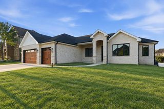 87 Primrose Drive, Dyer, IN 46311