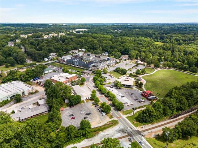 4406 Hale SW Drive, Lilburn, GA 30047