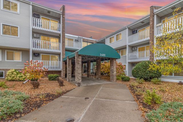 1601 N Innsbruck Drive NE 123, Fridley, MN 55432