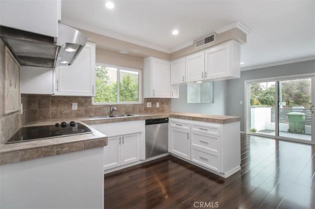 4867 Noble, Sherman Oaks, CA 91403