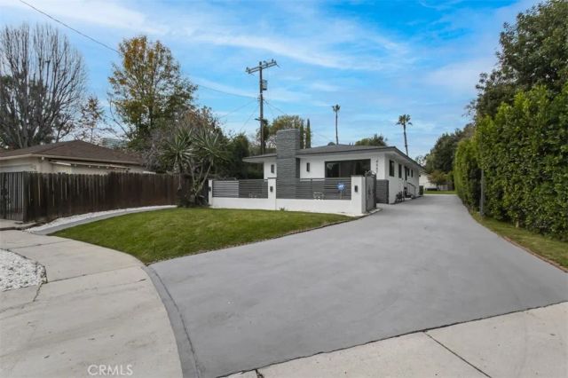 4867 Noble, Sherman Oaks, CA 91403