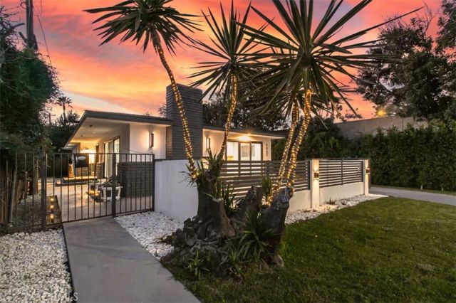 4867 Noble, Sherman Oaks, CA 91403