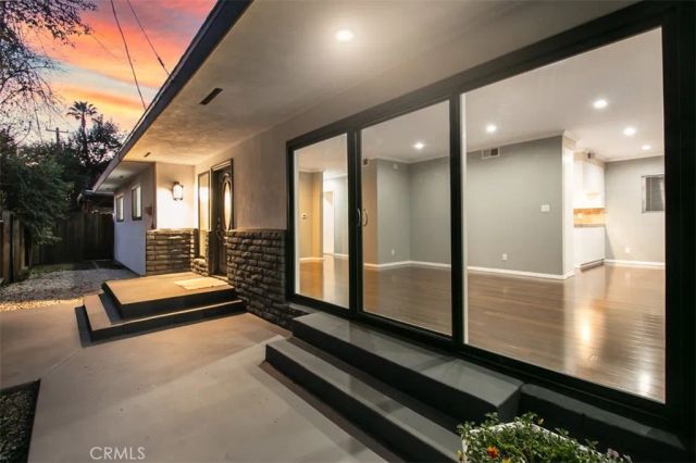 4867 Noble, Sherman Oaks, CA 91403