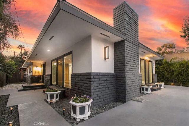 4867 Noble, Sherman Oaks, CA 91403