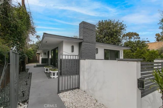 4867 Noble, Sherman Oaks, CA 91403