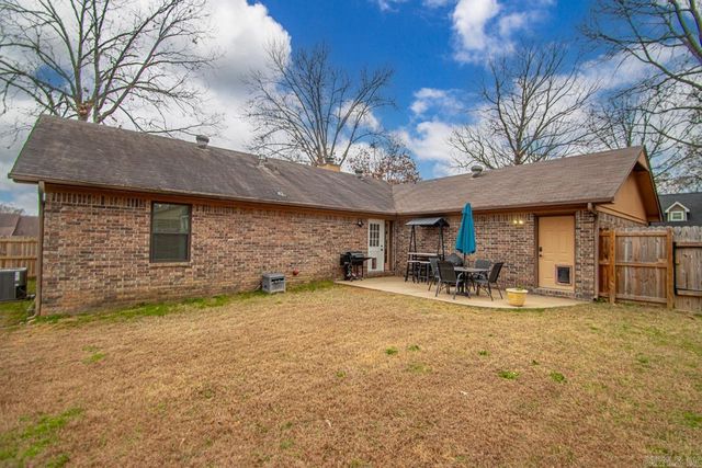 100 Horseshoe Drive, Sherwood, AR 72120
