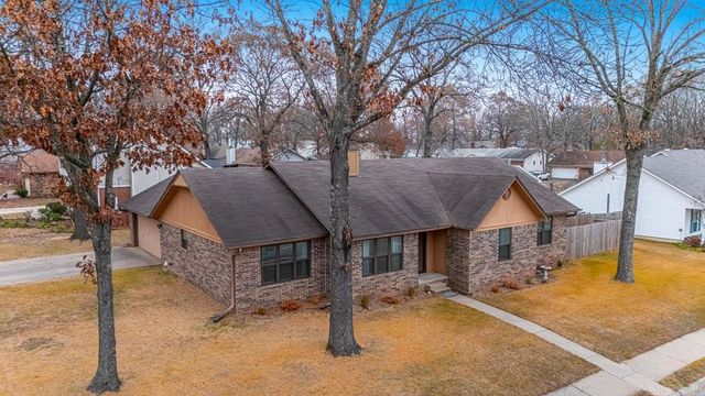 100 Horseshoe Drive, Sherwood, AR 72120
