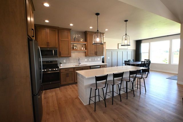 3765 WESTPOINT ROAD, Suamico, WI 54313