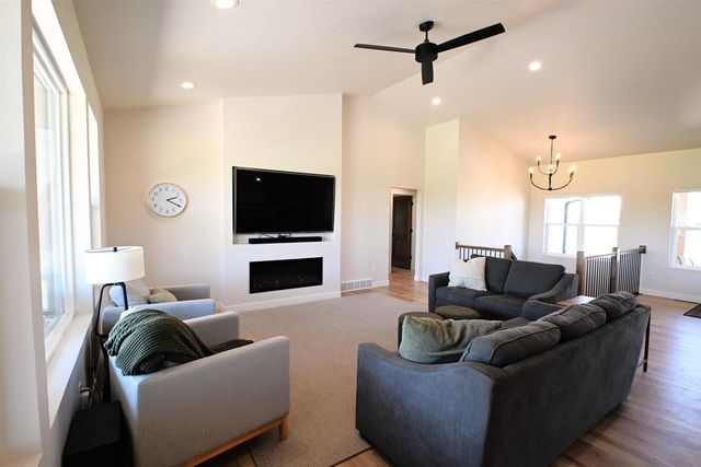 3765 WESTPOINT ROAD, Suamico, WI 54313