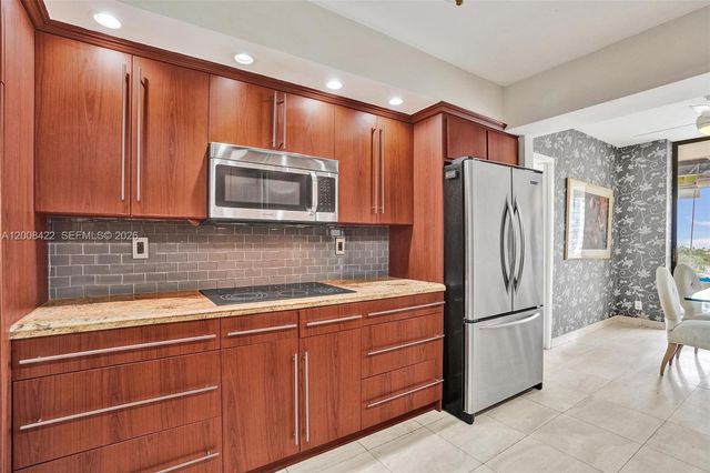 19355 Turnberry Way 8K, Aventura, FL 33180