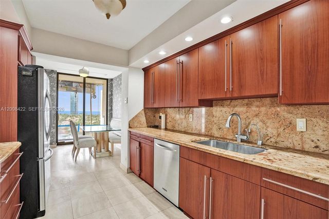 19355 Turnberry Way 8K, Aventura, FL 33180