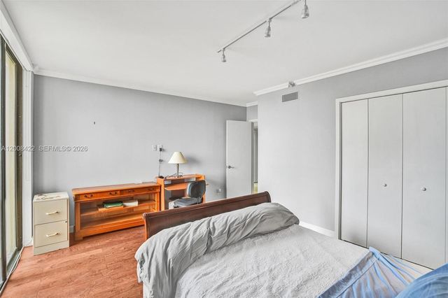 19355 Turnberry Way 8K, Aventura, FL 33180