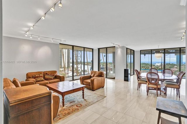 19355 Turnberry Way 8K, Aventura, FL 33180