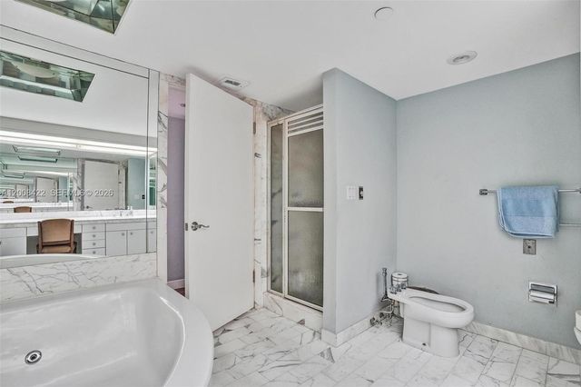 19355 Turnberry Way 8K, Aventura, FL 33180