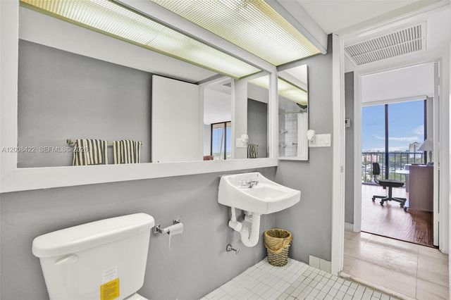 19355 Turnberry Way 8K, Aventura, FL 33180