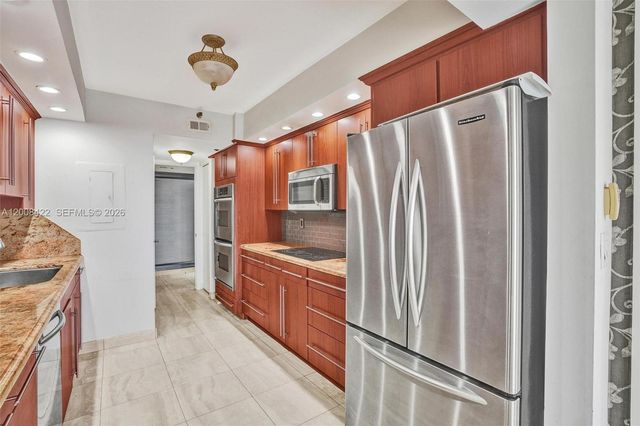 19355 Turnberry Way 8K, Aventura, FL 33180