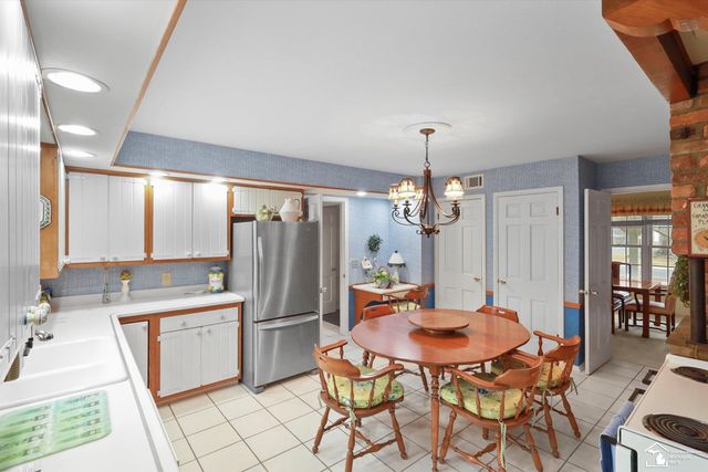 1629 Arbor Avenue, Monroe, MI 48162