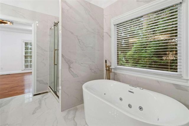 1711 Summit Glen Lane, Atlanta, GA 30329