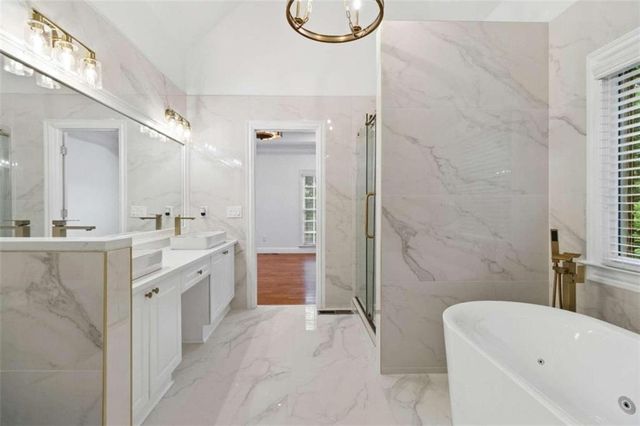 1711 Summit Glen Lane, Atlanta, GA 30329