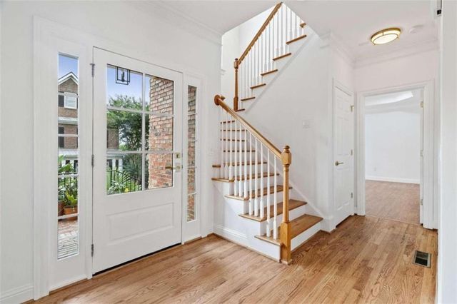 1711 Summit Glen Lane, Atlanta, GA 30329