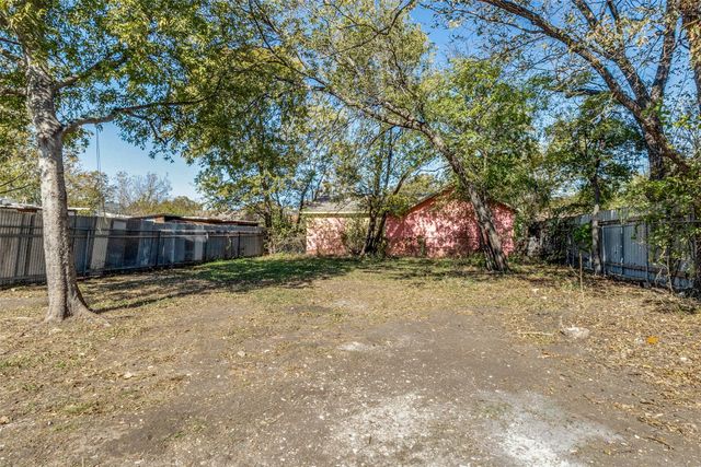 7121 Toland Street, Dallas, TX 75227