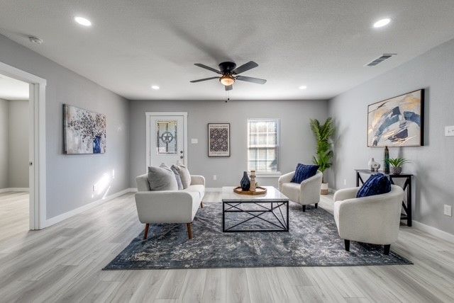 7121 Toland Street, Dallas, TX 75227