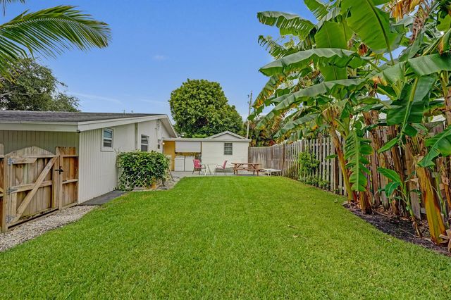1947 Holman Drive, North Palm Beach, FL 33408