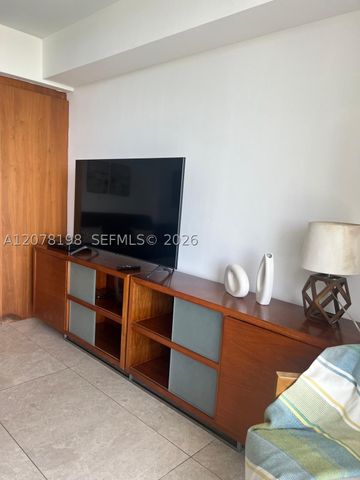 50 Biscayne Blvd 606, Miami, FL 33132