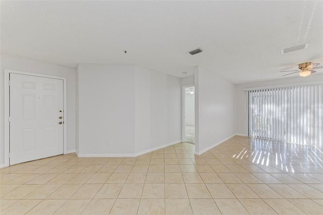 4045 CROCKERS LAKE BOULEVARD 2215, Sarasota, FL 34238