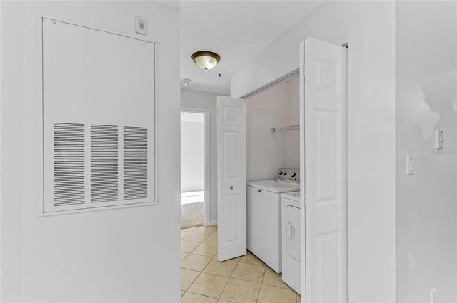 4045 CROCKERS LAKE BOULEVARD 2215, Sarasota, FL 34238