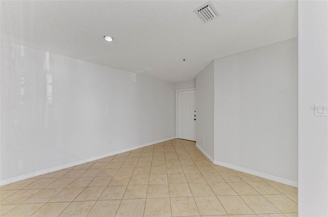 4045 CROCKERS LAKE BOULEVARD 2215, Sarasota, FL 34238