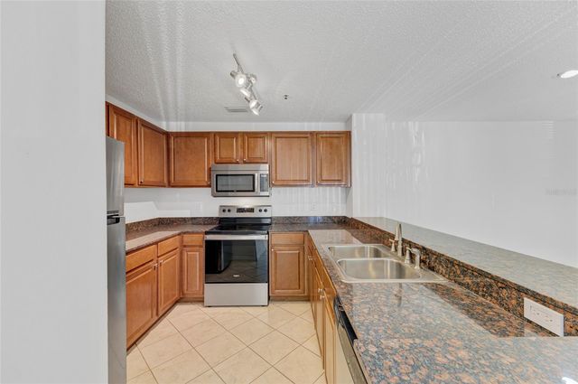 4045 CROCKERS LAKE BOULEVARD 2215, Sarasota, FL 34238