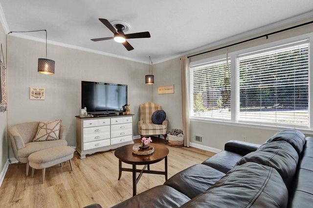 557 Rue Montaigne, Stone Mountain, GA 30083