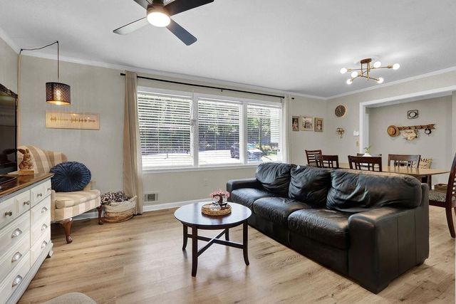 557 Rue Montaigne, Stone Mountain, GA 30083