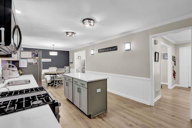 557 Rue Montaigne, Stone Mountain, GA 30083